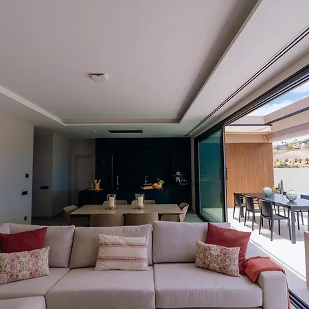Calima Villa *