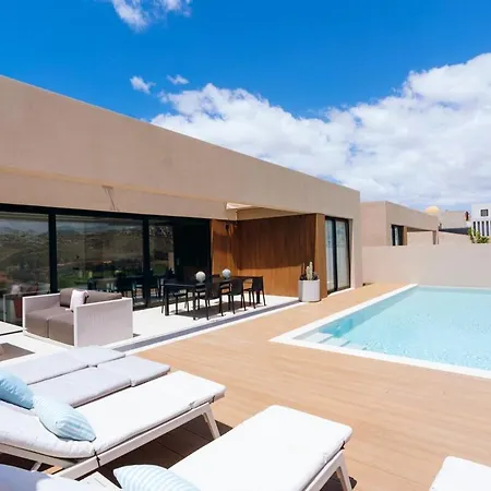 Calima Villa *